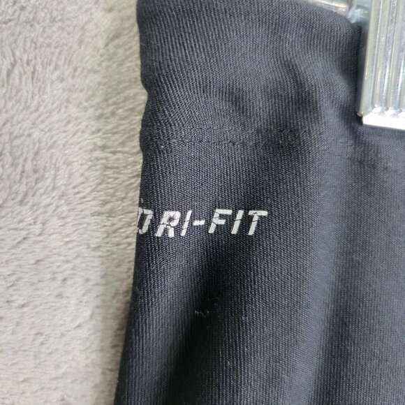 Womens Nike Dri Fit Black Cropped Leggings Polyester Spandex Activewear Size L - Picture 3 of 12